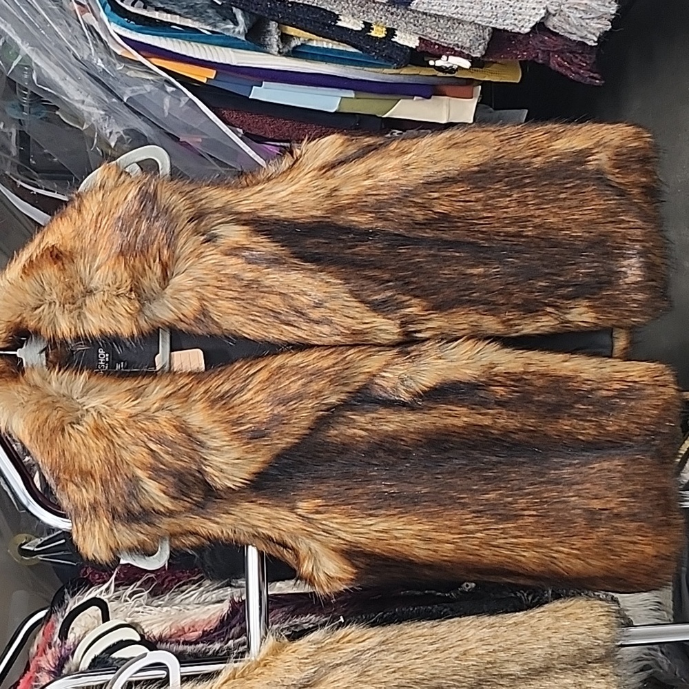 Top Shop faux fur collared vest with clasp closure size 6 - Picture 1 of 6